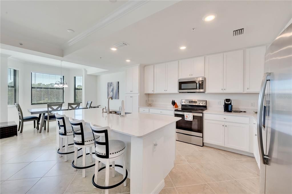 For Rent: $1,900 (2 beds, 2 baths, 1107 Square Feet)