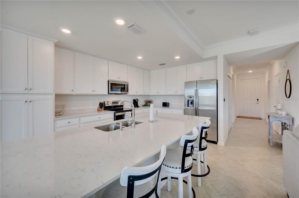 For Rent: $1,900 (2 beds, 2 baths, 1107 Square Feet)