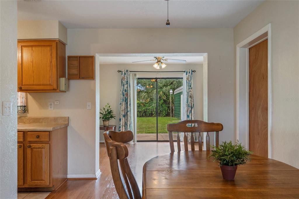 For Sale: $355,000 (3 beds, 2 baths, 1168 Square Feet)
