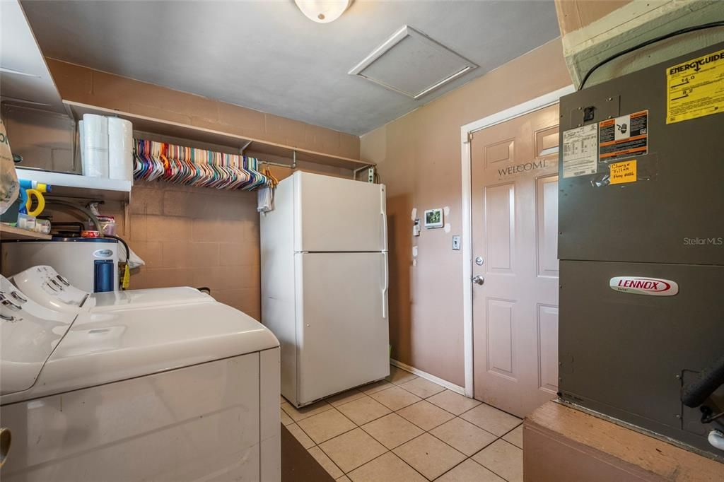 For Sale: $355,000 (3 beds, 2 baths, 1168 Square Feet)