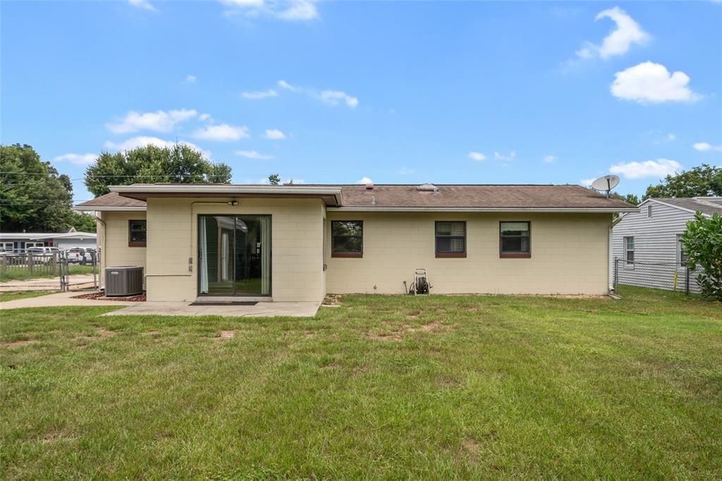 For Sale: $355,000 (3 beds, 2 baths, 1168 Square Feet)
