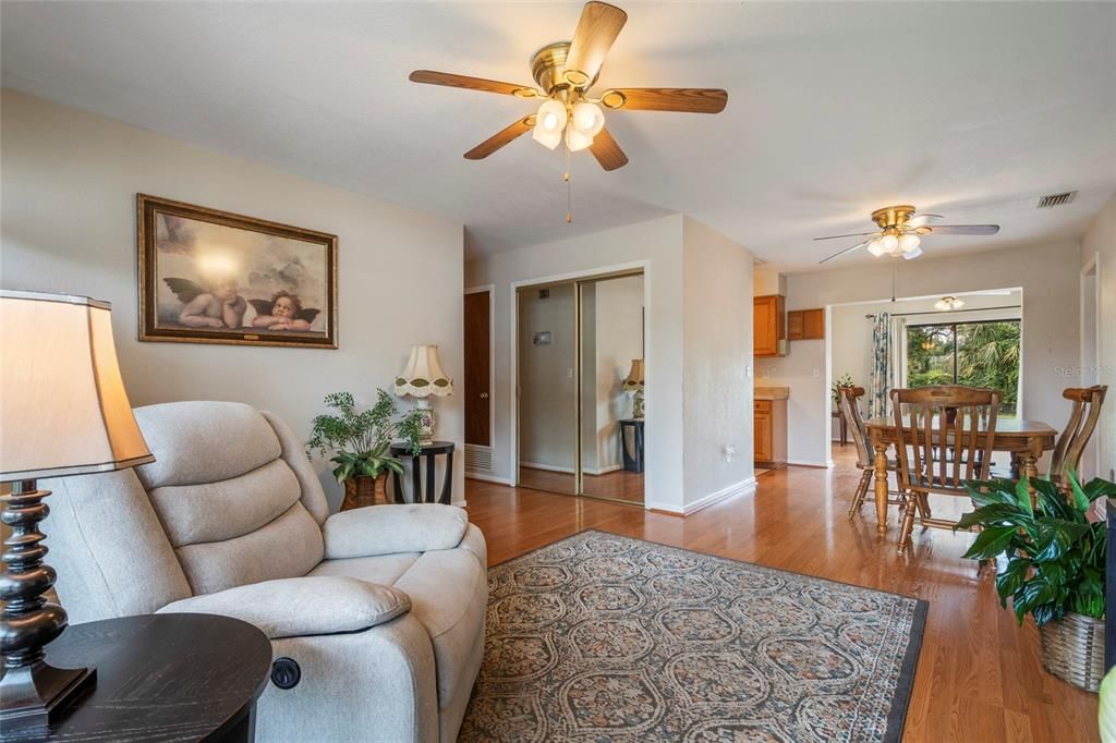 For Sale: $355,000 (3 beds, 2 baths, 1168 Square Feet)