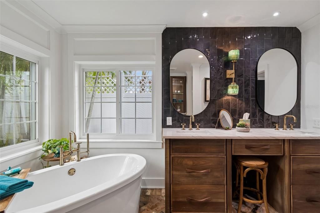 For Sale: $2,600,000 (4 beds, 3 baths, 3887 Square Feet)
