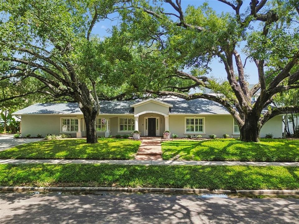 For Sale: $2,600,000 (4 beds, 3 baths, 3887 Square Feet)