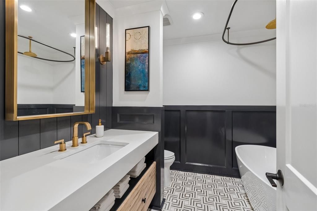 For Sale: $2,600,000 (4 beds, 3 baths, 3887 Square Feet)