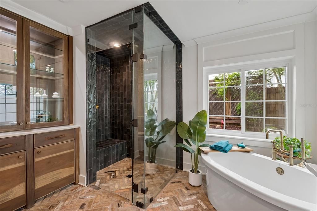 For Sale: $2,600,000 (4 beds, 3 baths, 3887 Square Feet)