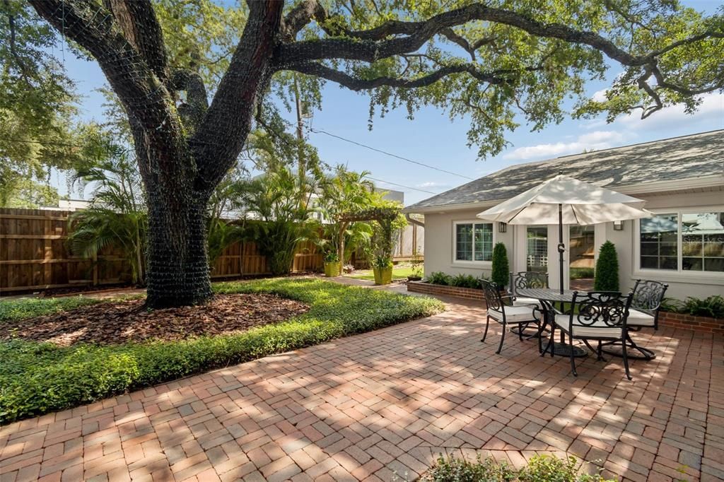 For Sale: $2,600,000 (4 beds, 3 baths, 3887 Square Feet)