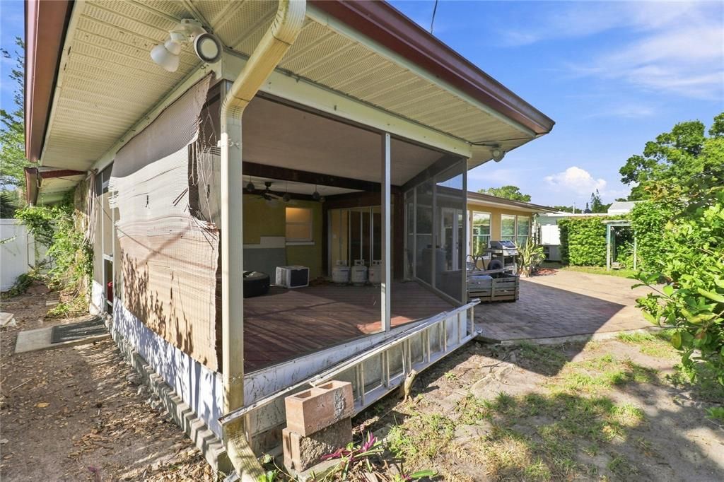 En Venta: $325,000 (2 camas, 2 baños, 884 Pies cuadrados)