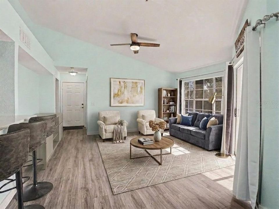 For Sale: $139,900 (1 beds, 1 baths, 724 Square Feet)