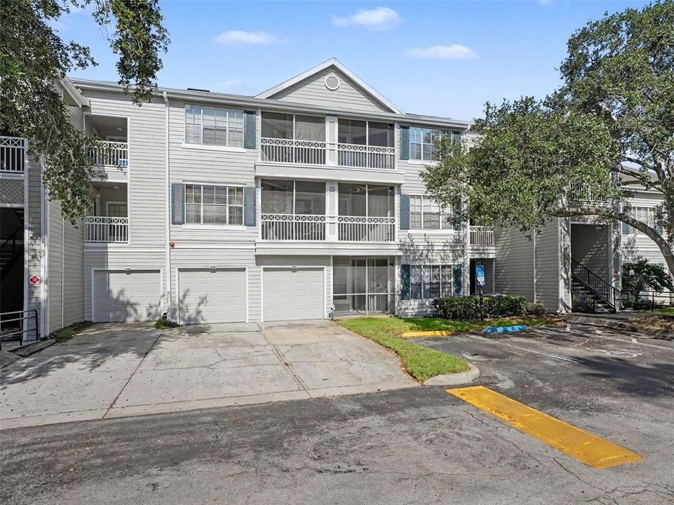 For Sale: $139,900 (1 beds, 1 baths, 724 Square Feet)