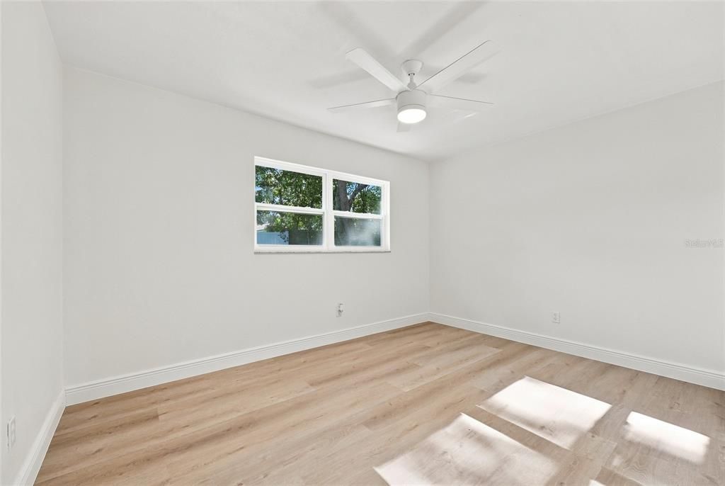 For Sale: $450,000 (4 beds, 2 baths, 1699 Square Feet)