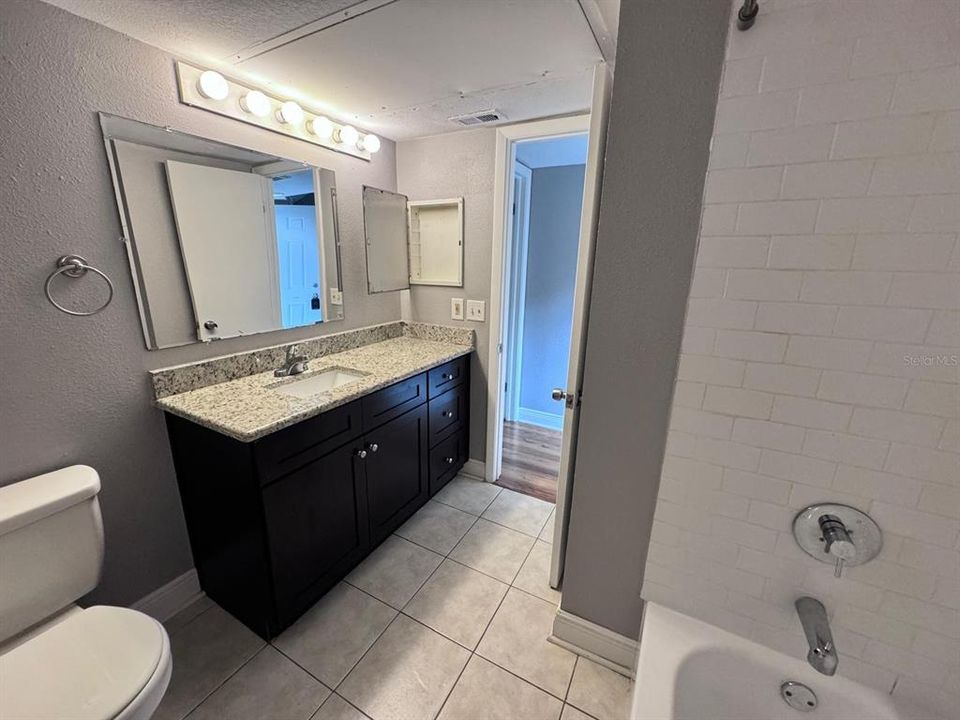 For Sale: $129,900 (1 beds, 1 baths, 660 Square Feet)