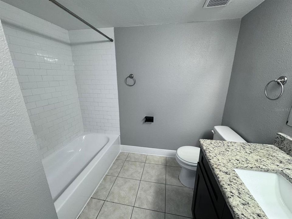 For Sale: $129,900 (1 beds, 1 baths, 660 Square Feet)