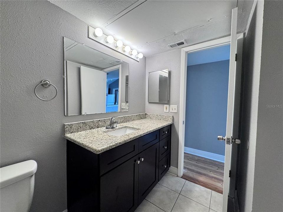 For Sale: $129,900 (1 beds, 1 baths, 660 Square Feet)
