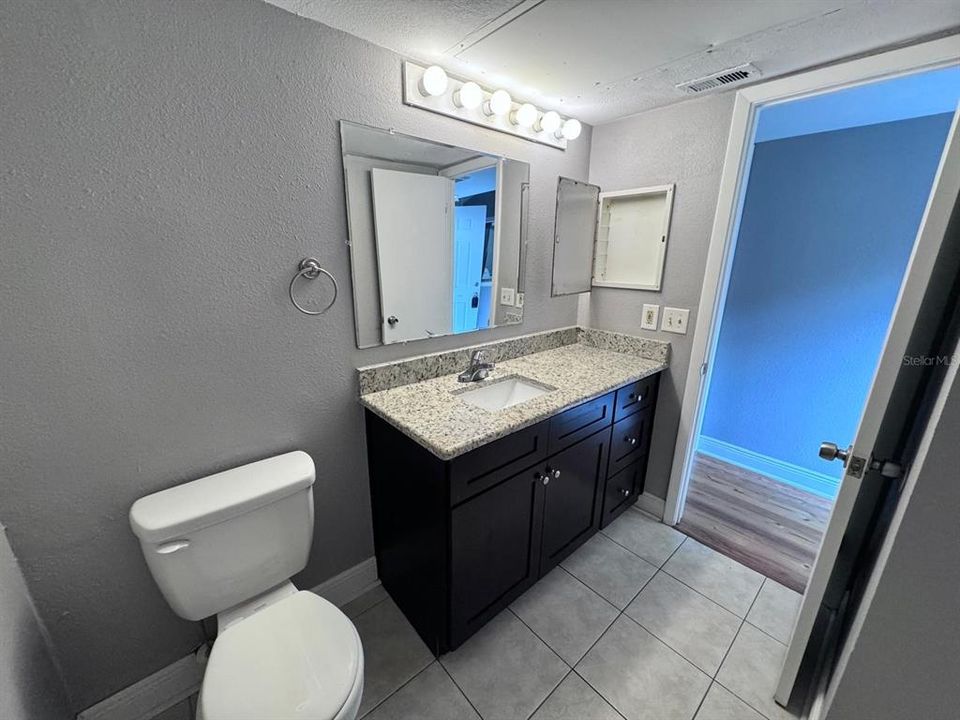 For Sale: $129,900 (1 beds, 1 baths, 660 Square Feet)