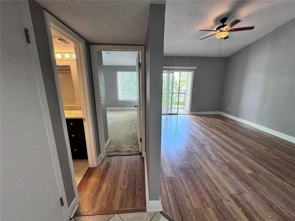 For Sale: $129,900 (1 beds, 1 baths, 660 Square Feet)