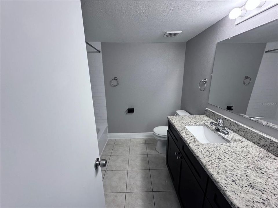 For Sale: $129,900 (1 beds, 1 baths, 660 Square Feet)