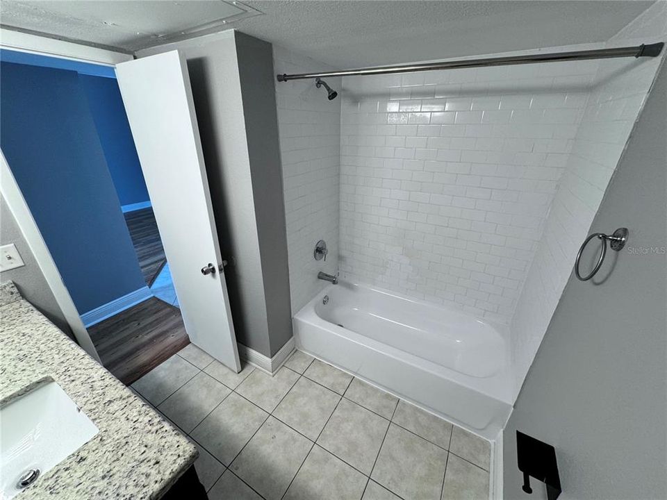 For Sale: $129,900 (1 beds, 1 baths, 660 Square Feet)