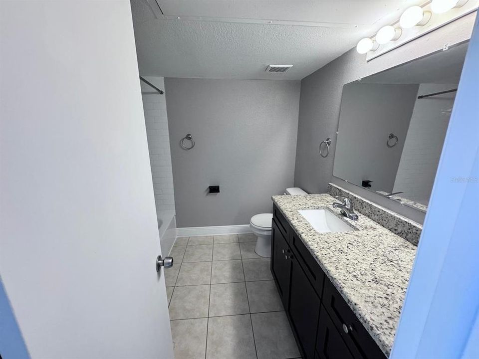 For Sale: $129,900 (1 beds, 1 baths, 660 Square Feet)