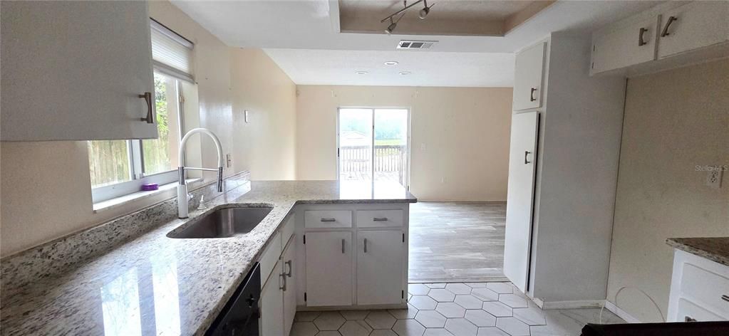 En Venta: $232,500 (3 camas, 2 baños, 1680 Pies cuadrados)