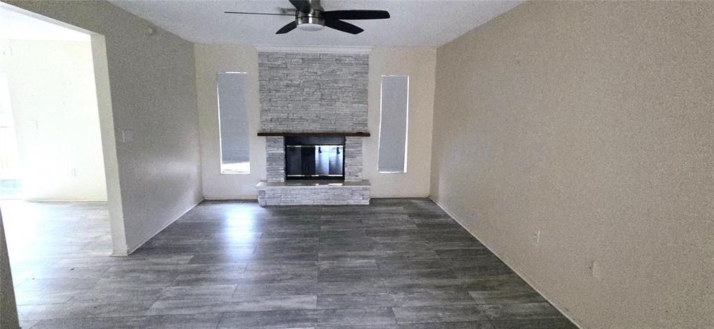 En Venta: $232,500 (3 camas, 2 baños, 1680 Pies cuadrados)