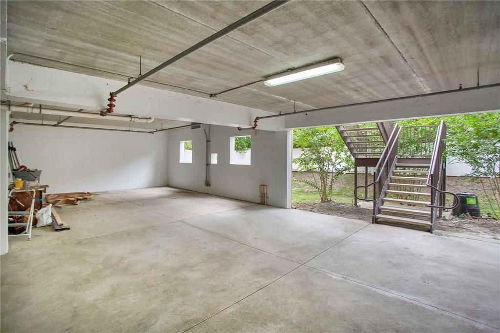 For Rent: $2,900 (3 beds, 2 baths, 1743 Square Feet)