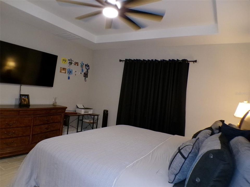 For Sale: $389,900 (3 beds, 2 baths, 1992 Square Feet)