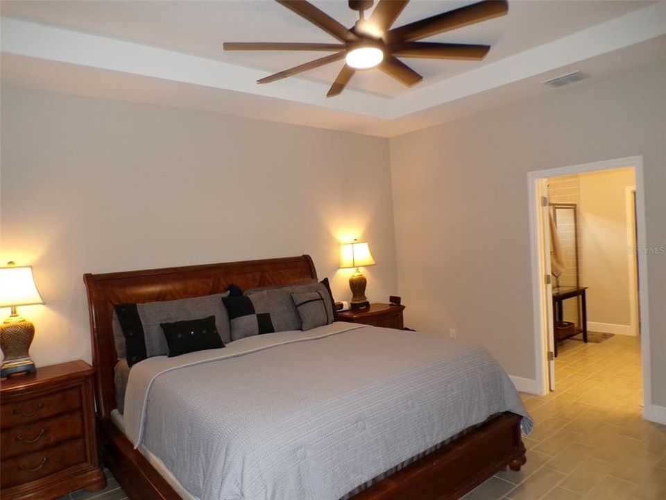 For Sale: $389,900 (3 beds, 2 baths, 1992 Square Feet)