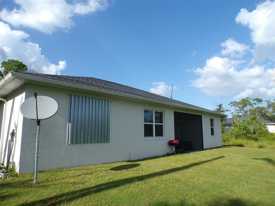 For Sale: $389,900 (3 beds, 2 baths, 1992 Square Feet)