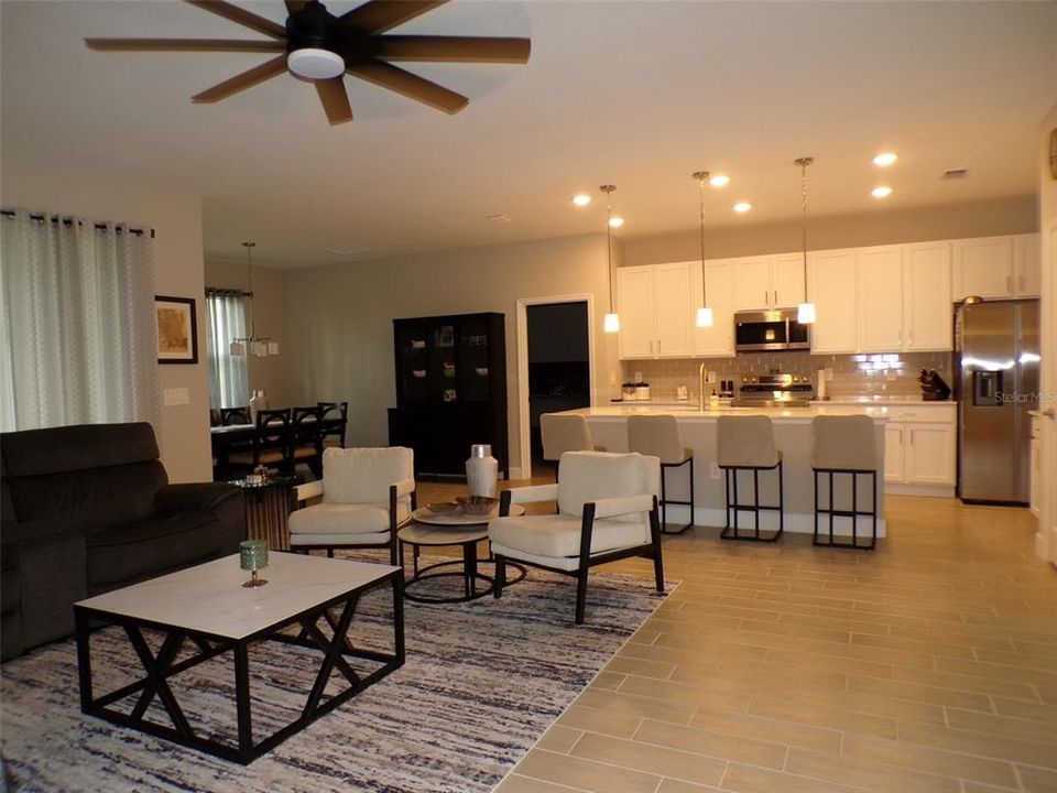 For Sale: $389,900 (3 beds, 2 baths, 1992 Square Feet)