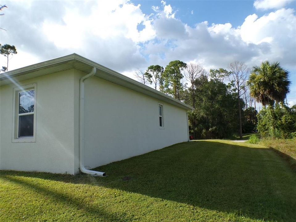For Sale: $389,900 (3 beds, 2 baths, 1992 Square Feet)