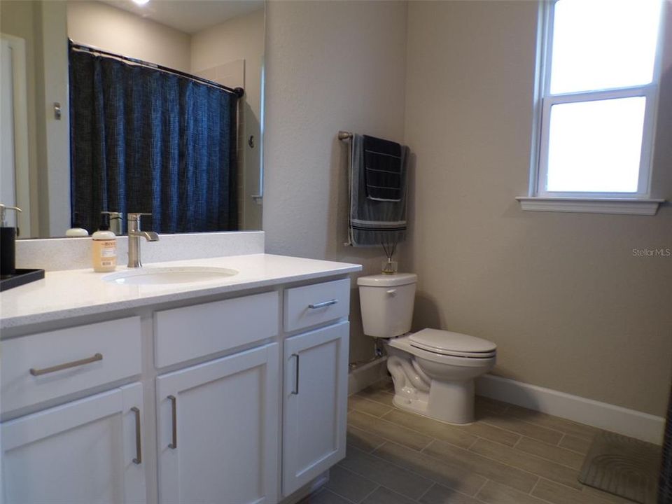 For Sale: $389,900 (3 beds, 2 baths, 1992 Square Feet)