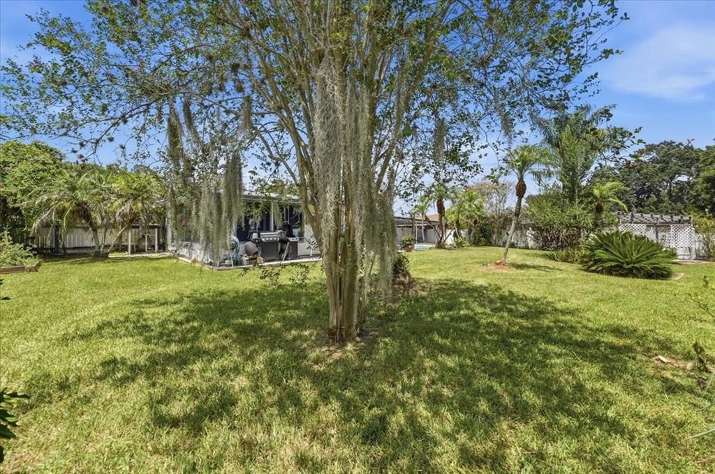 For Sale: $350,000 (4 beds, 3 baths, 2360 Square Feet)