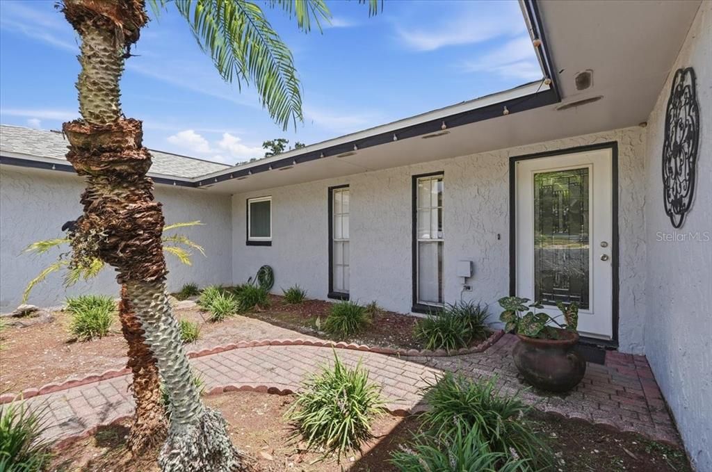 For Sale: $350,000 (4 beds, 3 baths, 2360 Square Feet)