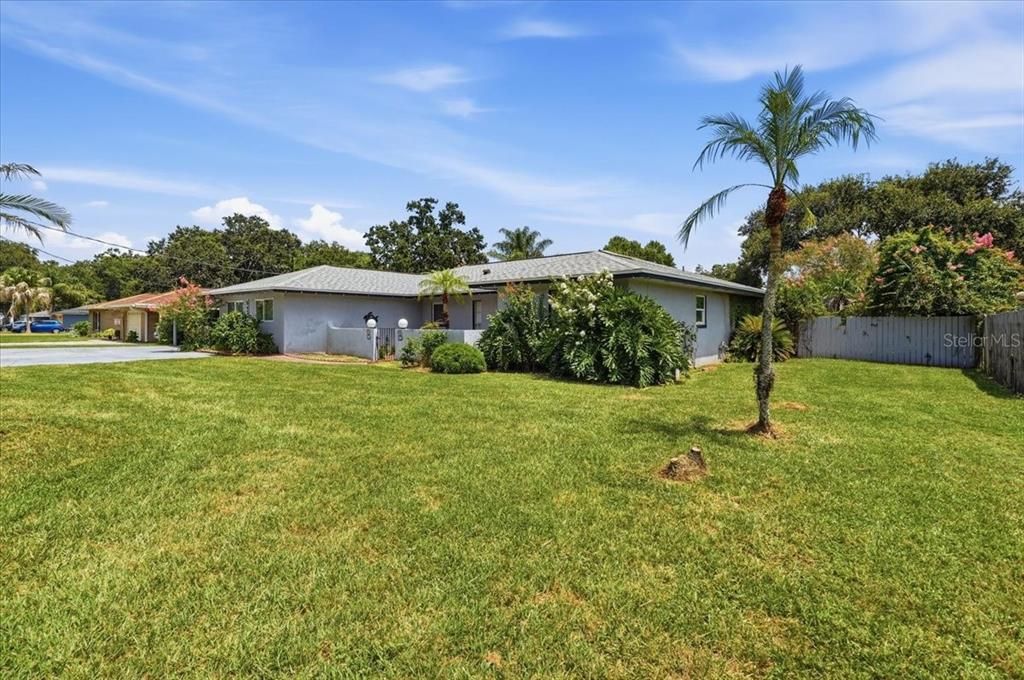 For Sale: $350,000 (4 beds, 3 baths, 2360 Square Feet)