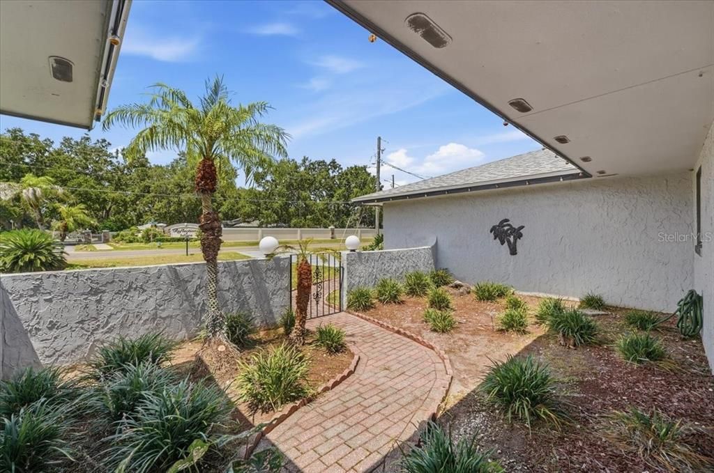 For Sale: $350,000 (4 beds, 3 baths, 2360 Square Feet)
