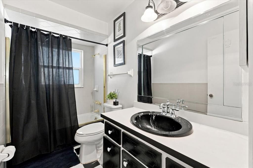 For Sale: $350,000 (4 beds, 3 baths, 2360 Square Feet)