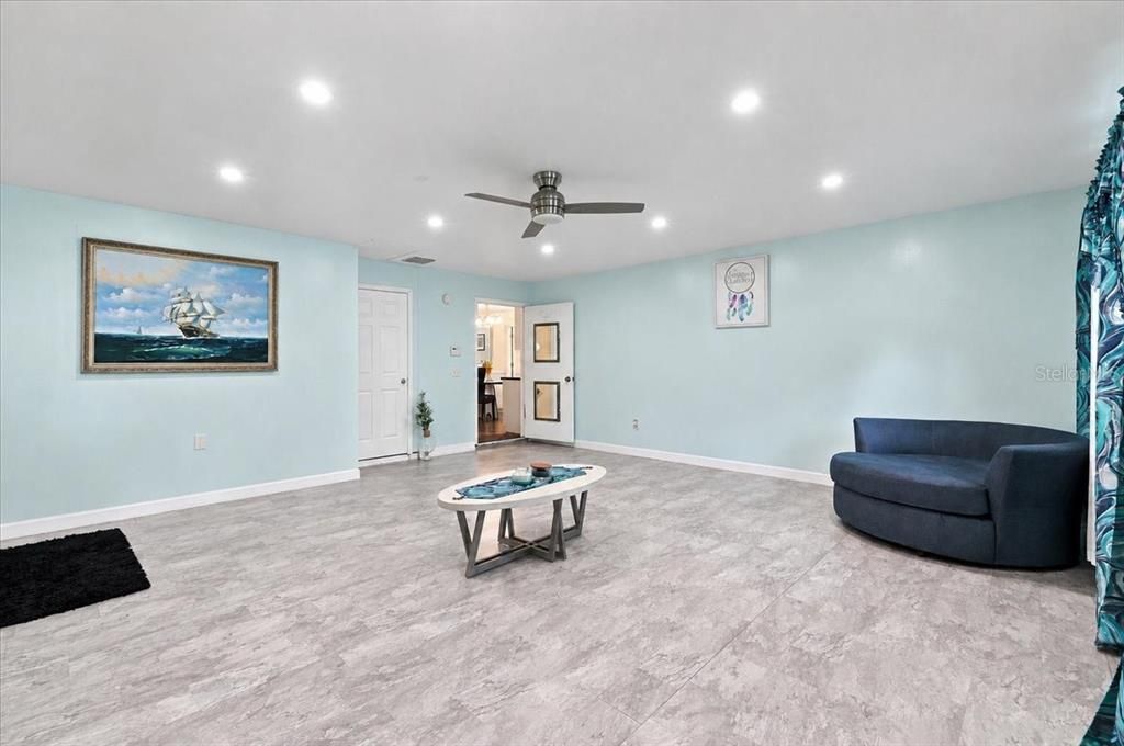 For Sale: $350,000 (4 beds, 3 baths, 2360 Square Feet)