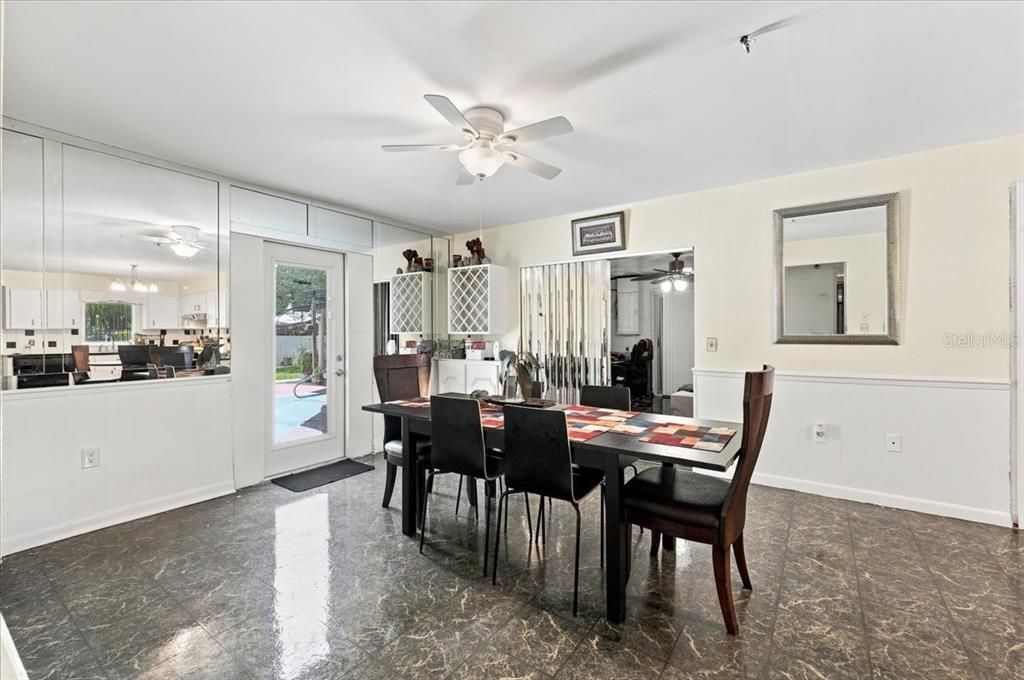 For Sale: $350,000 (4 beds, 3 baths, 2360 Square Feet)