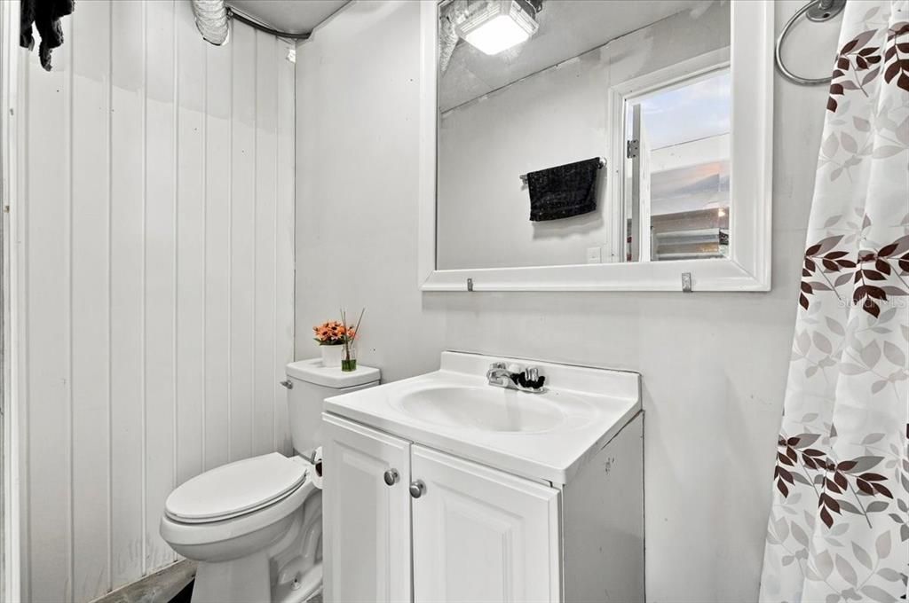 For Sale: $350,000 (4 beds, 3 baths, 2360 Square Feet)