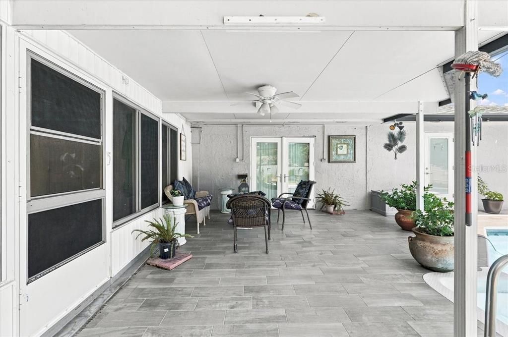 For Sale: $350,000 (4 beds, 3 baths, 2360 Square Feet)