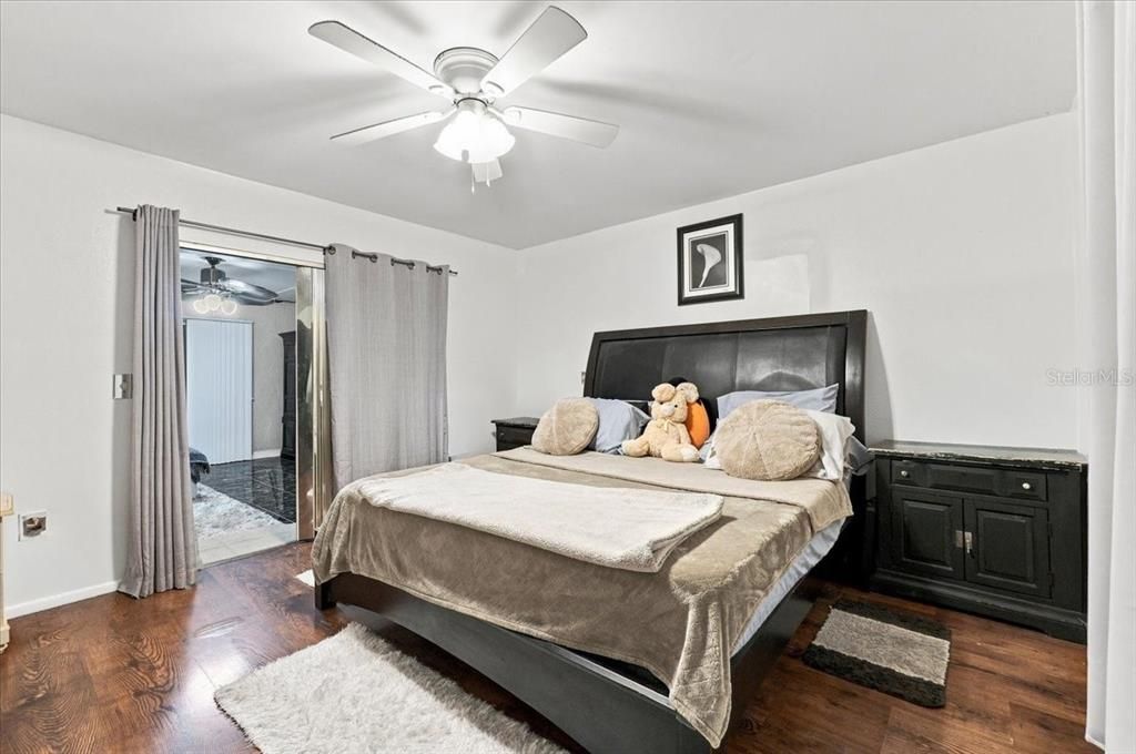 For Sale: $350,000 (4 beds, 3 baths, 2360 Square Feet)