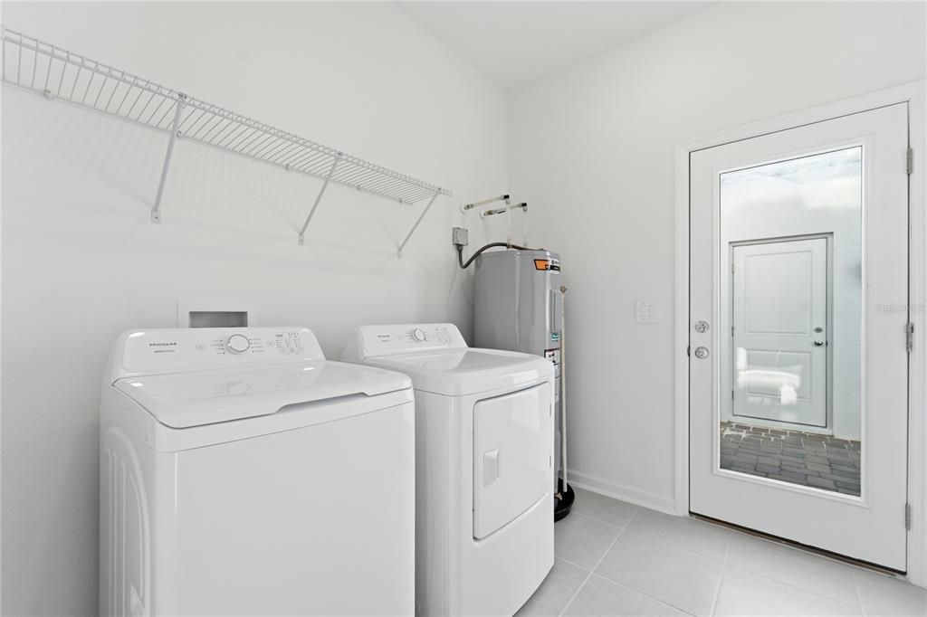 For Rent: $2,395 (3 beds, 2 baths, 1755 Square Feet)