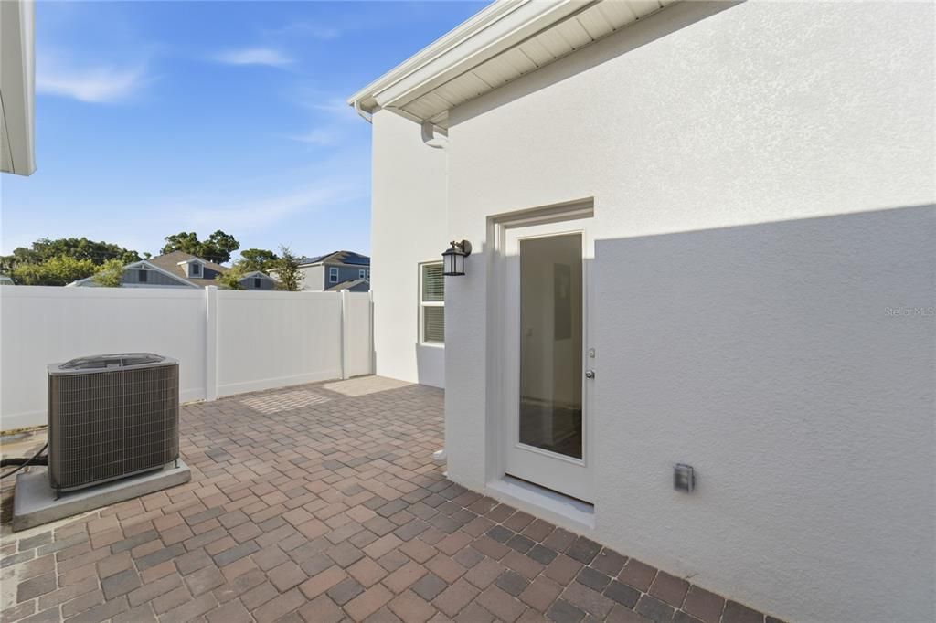 For Rent: $2,395 (3 beds, 2 baths, 1755 Square Feet)