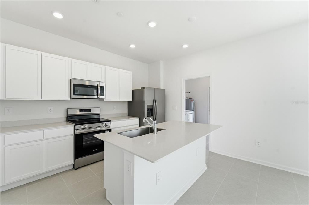 For Rent: $2,395 (3 beds, 2 baths, 1755 Square Feet)