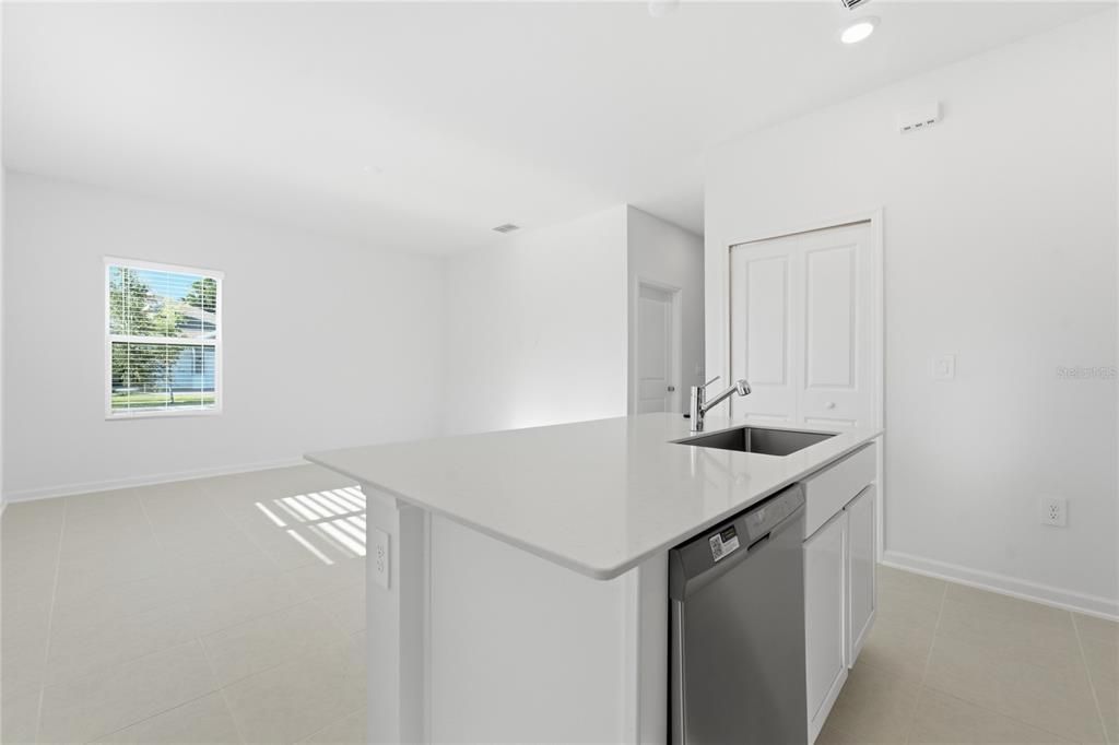For Rent: $2,395 (3 beds, 2 baths, 1755 Square Feet)
