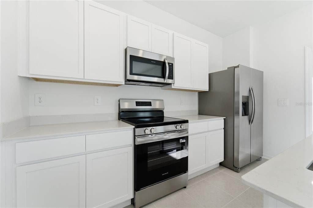 For Rent: $2,395 (3 beds, 2 baths, 1755 Square Feet)