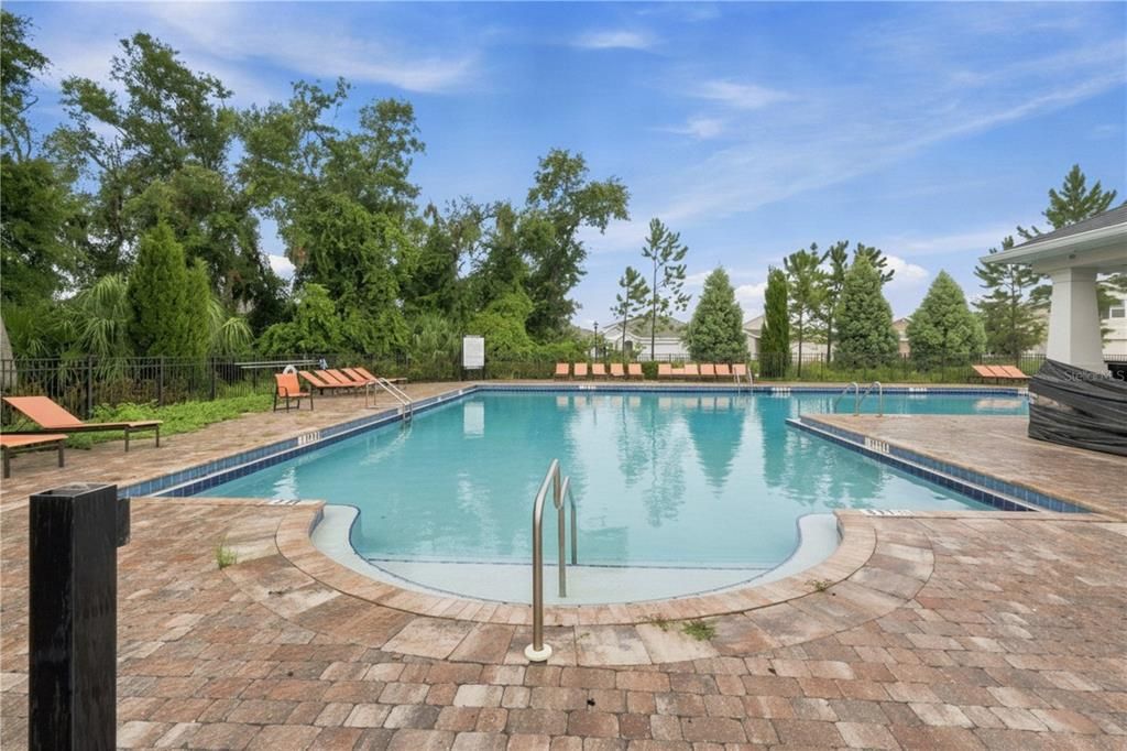 For Sale: $385,000 (5 beds, 2 baths, 2415 Square Feet)