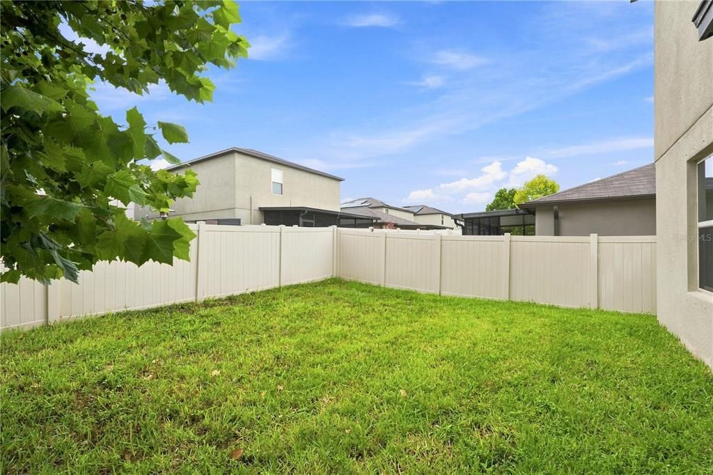 For Sale: $385,000 (5 beds, 2 baths, 2415 Square Feet)