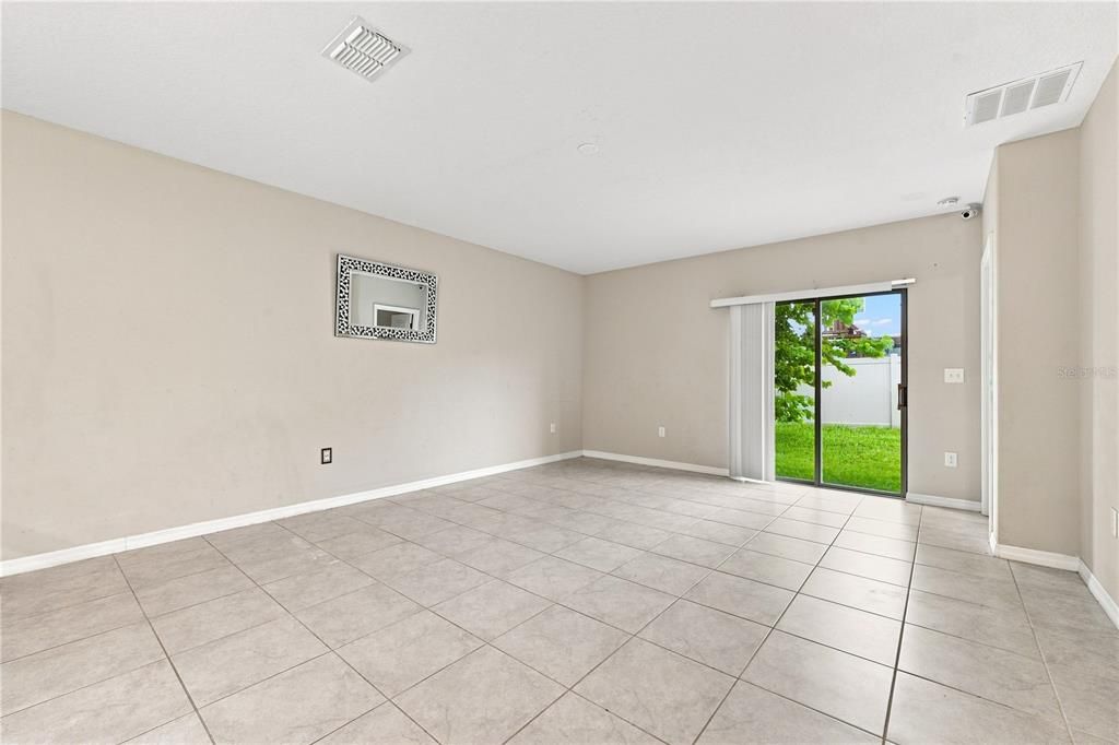 For Sale: $385,000 (5 beds, 2 baths, 2415 Square Feet)